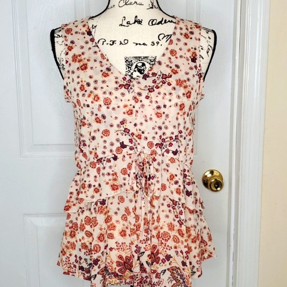 Style & Co floral ruffle top small